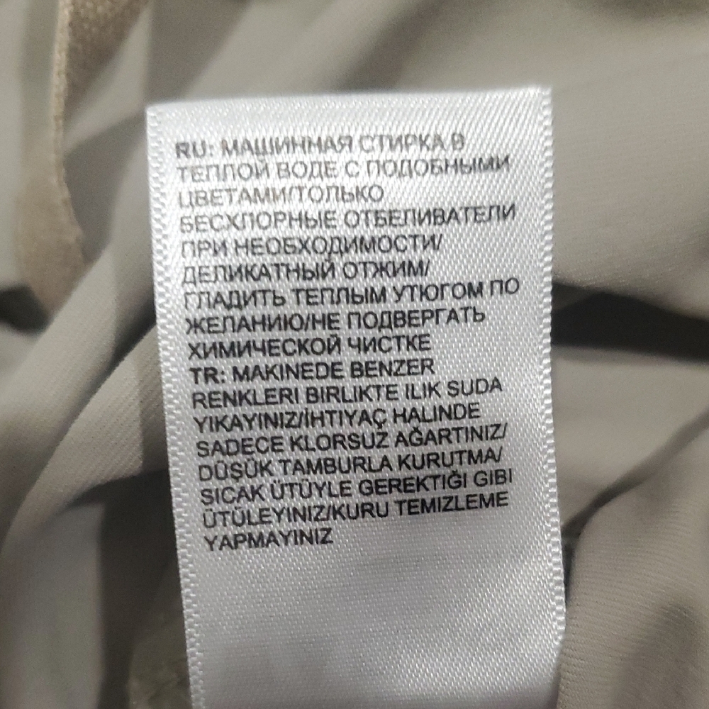 The North Face Women's Beige Cargo Shorts - Picture 11 of 12